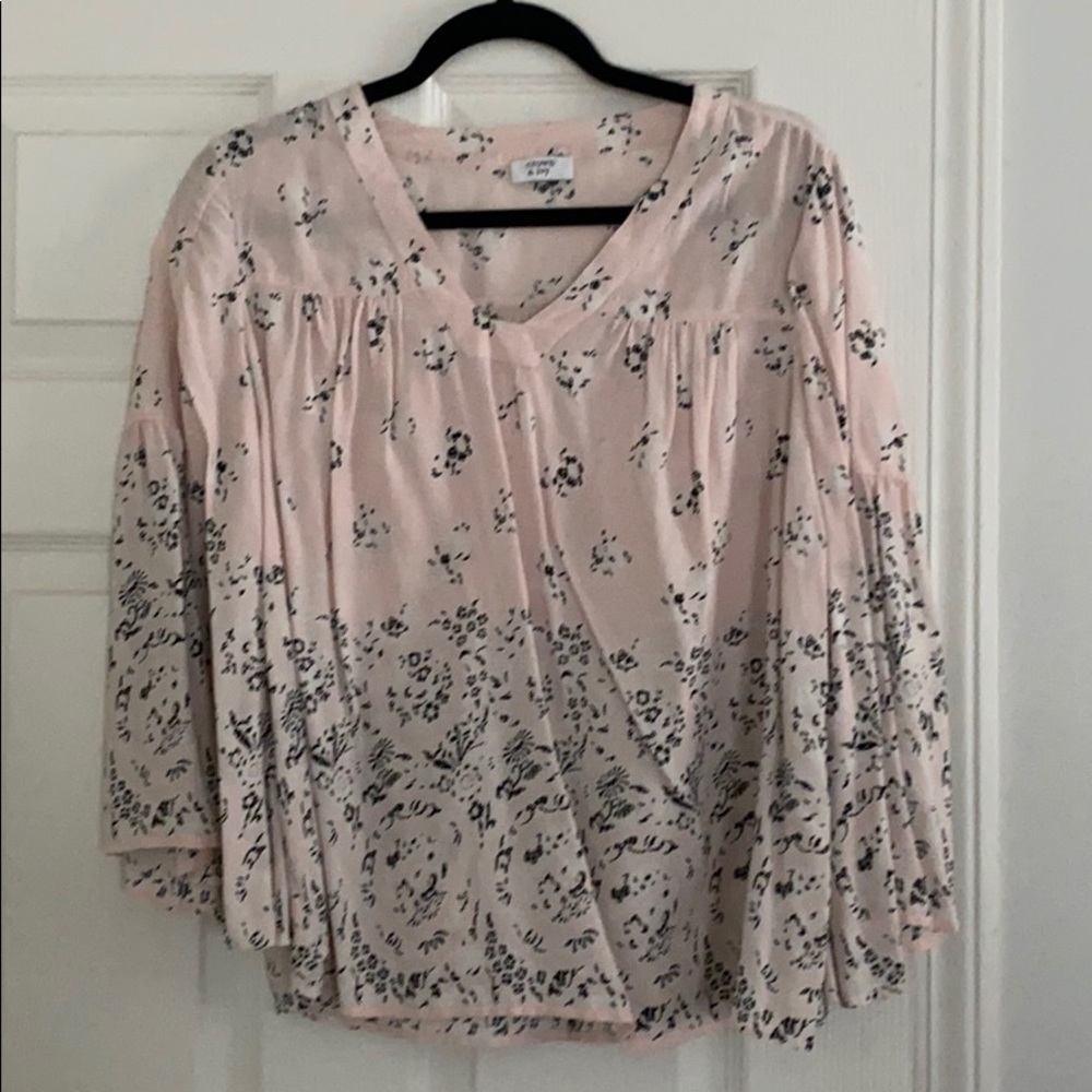 Long open sleeve Crown & Ivy Top
